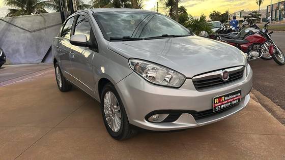 FIAT GRAND SIENA 1.6 MPI ESSENCE 16V FLEX 4P MANUAL FIAT GRAND SIENA 1.6 MPI ESSENCE 16V FLEX 4P MANUAL